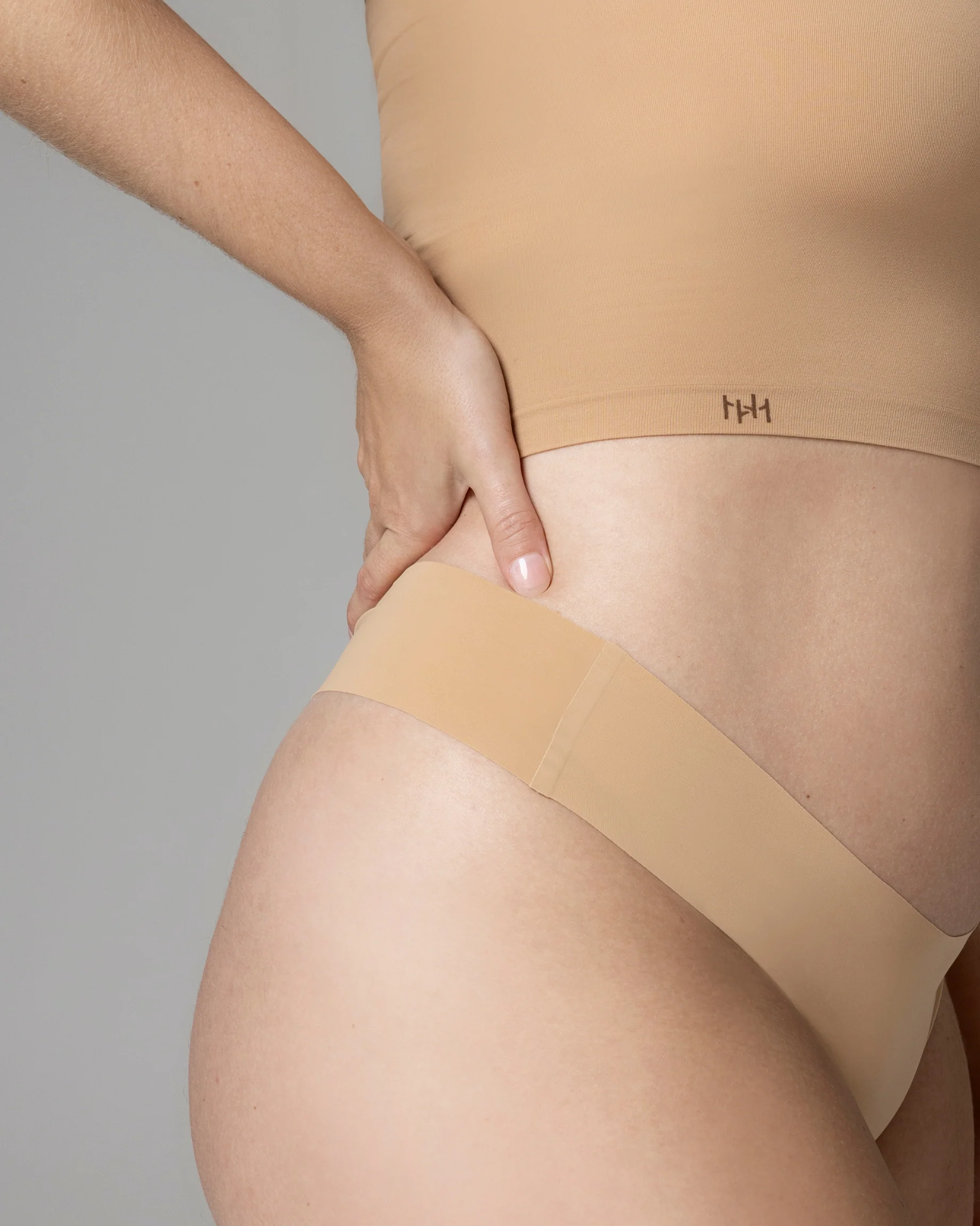 BARE - THONG - Image 16